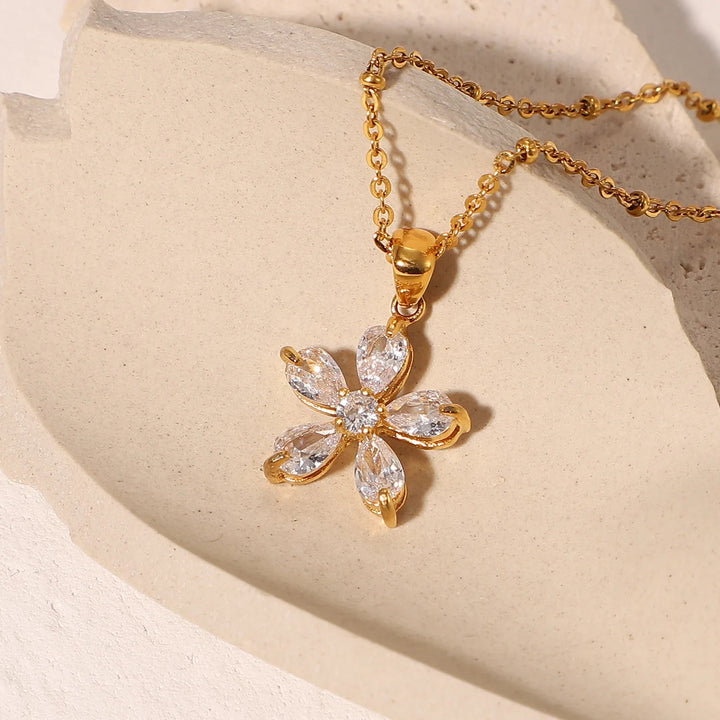 Daisy Necklace - 18K Gold Plated